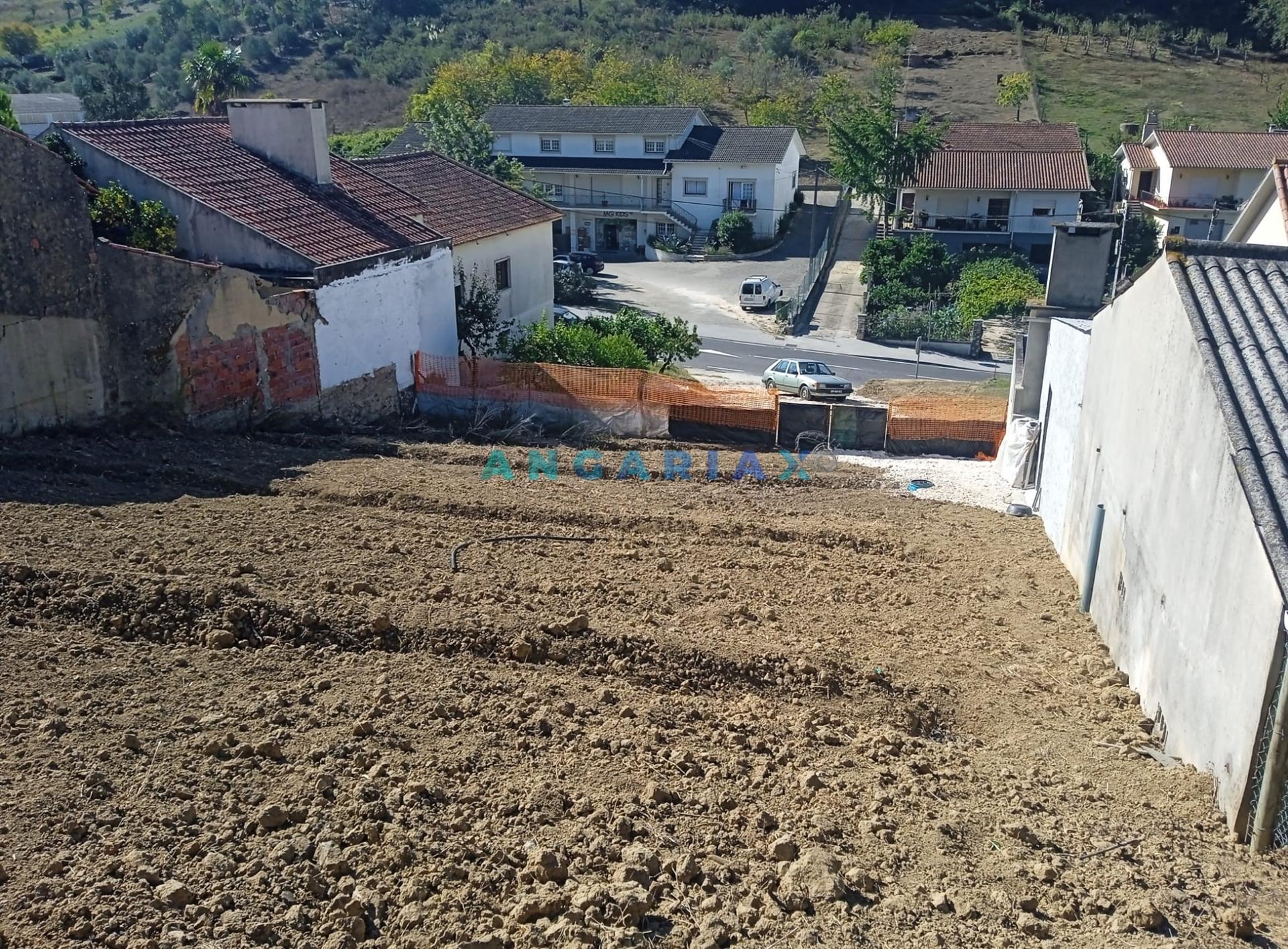 ANG1486 - Terreno para Venda em Batalha