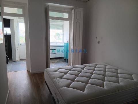 ANG1573 - Apartamento T2 Duplex para Venda em Lisboa