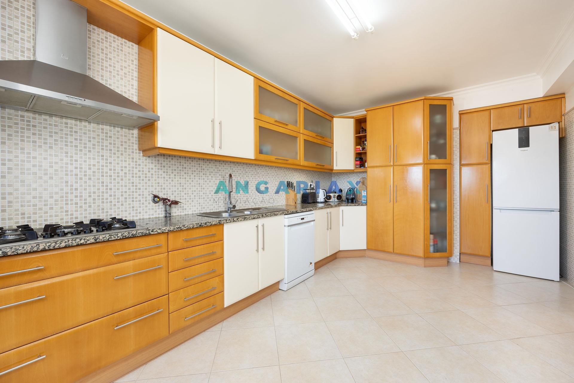 ANG1571 - Moradia T4+2 para Venda em Leiria