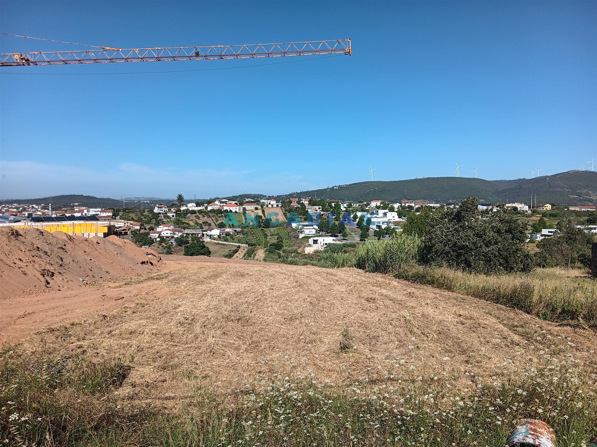 ANG1583 - Terreno para Venda em Leiria