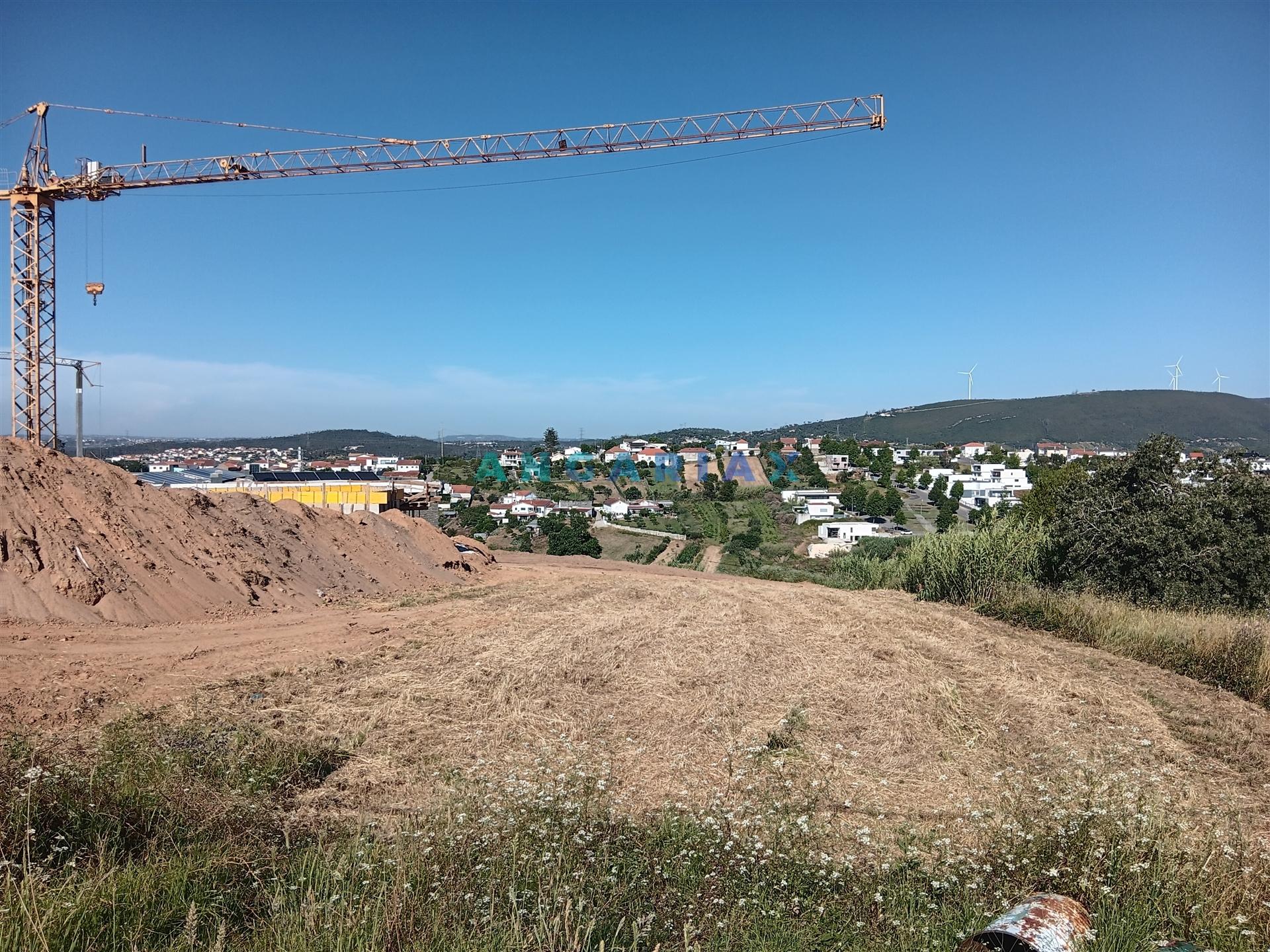 ANG1583 - Terreno para Venda em Leiria