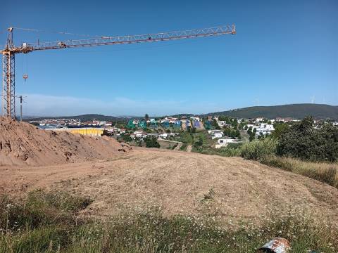 ANG1583 - Terreno para Venda em Leiria