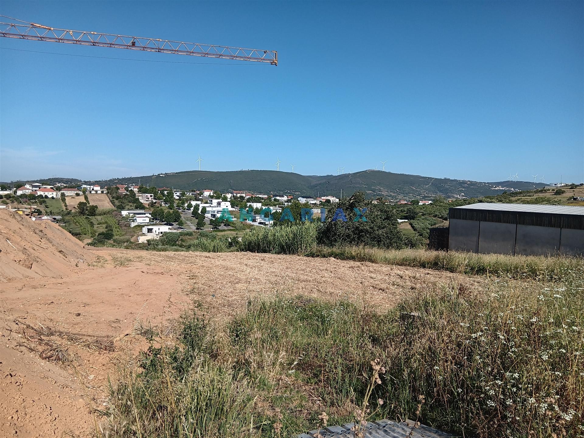 ANG1583 - Terreno para Venda em Leiria
