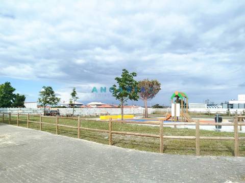 ANG1606 - Terreno para Venda em Marinha Grande