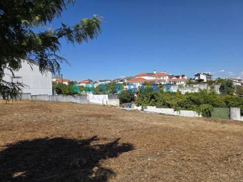 ANG1628 - Terreno para Venda em Ourém
