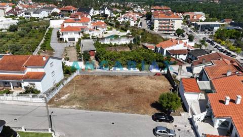 ANG1628 - Terreno para Venda em Ourém