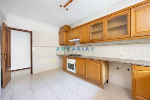 ANG1627 - Apartamento T3 para Venda em Telheiro, Leiria