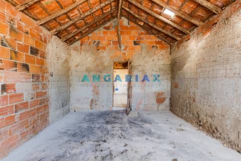 ANG1630 - Moradia T4 para Venda em Alcanede, Santarém