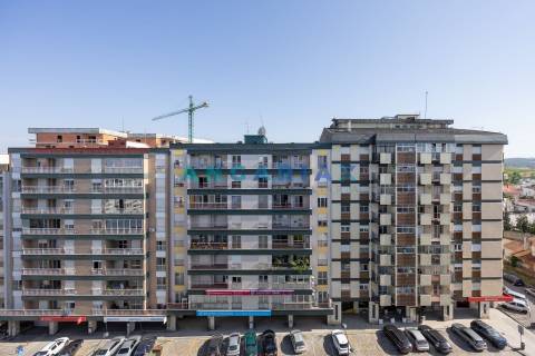 ANG1635 - Apartamento T1 para Arrendamento em Leiria