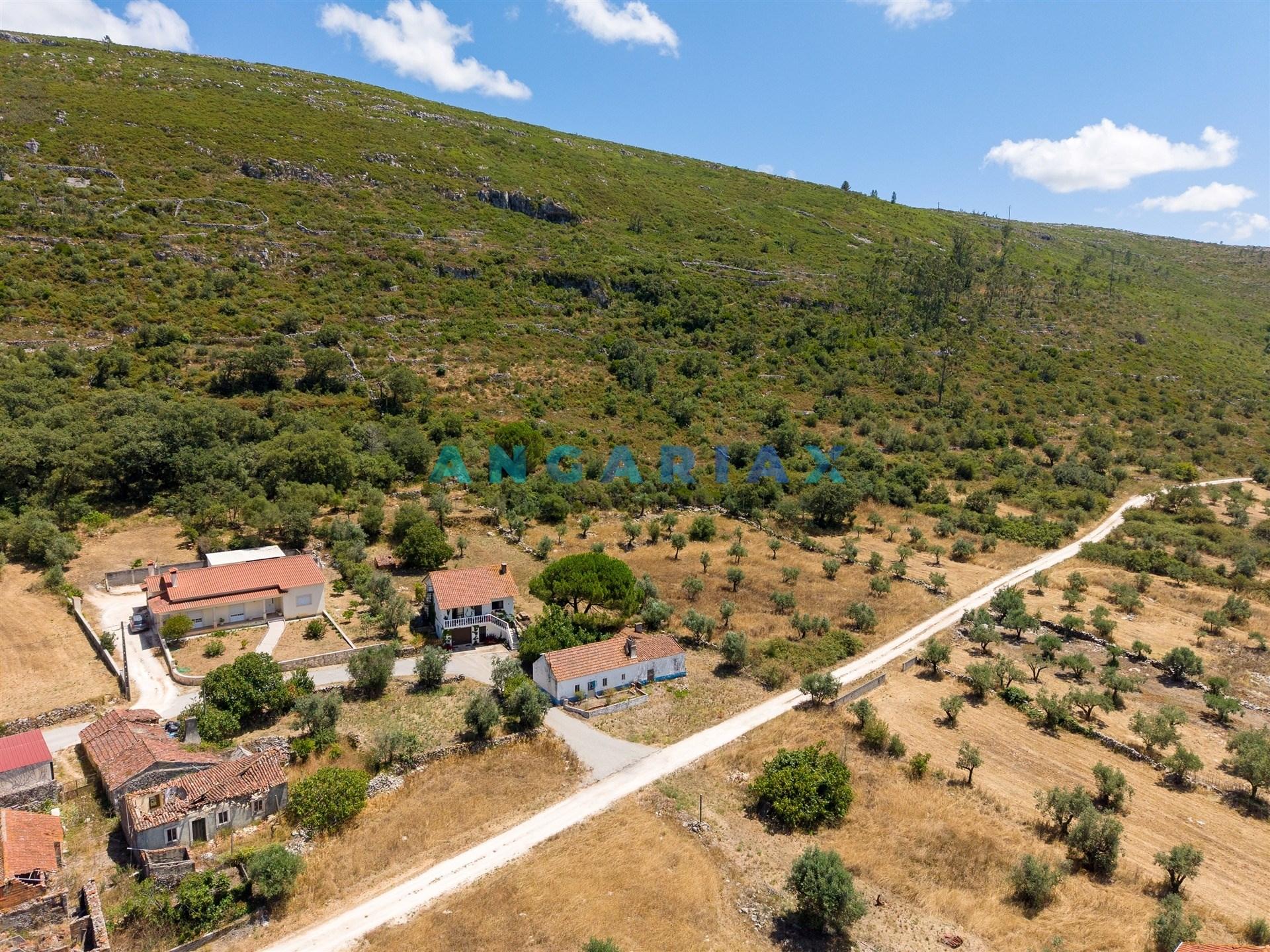 ANG1641 - Moradia T2 para Venda em Serro Ventoso, Porto de Mós