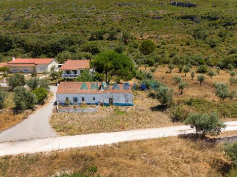 ANG1641 - Moradia T2 para Venda em Serro Ventoso, Porto de Mós