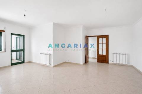 ANG1640 - Apartamento T3 para Arrendamento em Leiria