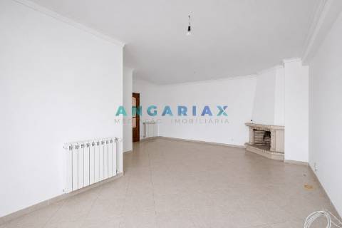 ANG1640 - Apartamento T3 para Arrendamento em Leiria