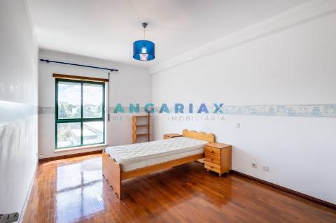 ANG1640 - Apartamento T3 para Arrendamento em Leiria