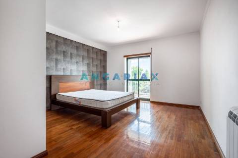 ANG1640 - Apartamento T3 para Arrendamento em Leiria