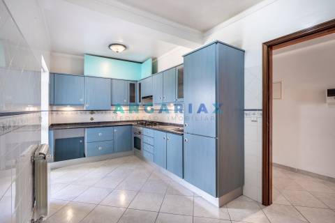 ANG1640 - Apartamento T3 para Arrendamento em Leiria