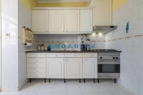 ANG1642 - Apartamento T2 para Venda em Monte Abraão, Lisboa