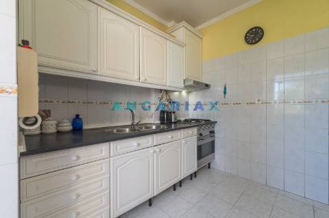 ANG1642 - Apartamento T2 para Venda em Monte Abraão, Lisboa
