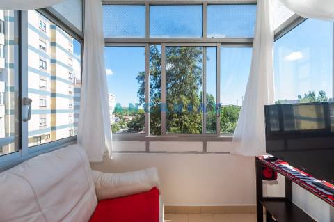 ANG1642 - Apartamento T2 para Venda em Monte Abraão, Lisboa