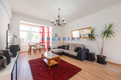 ANG1642 - Apartamento T2 para Venda em Monte Abraão, Lisboa