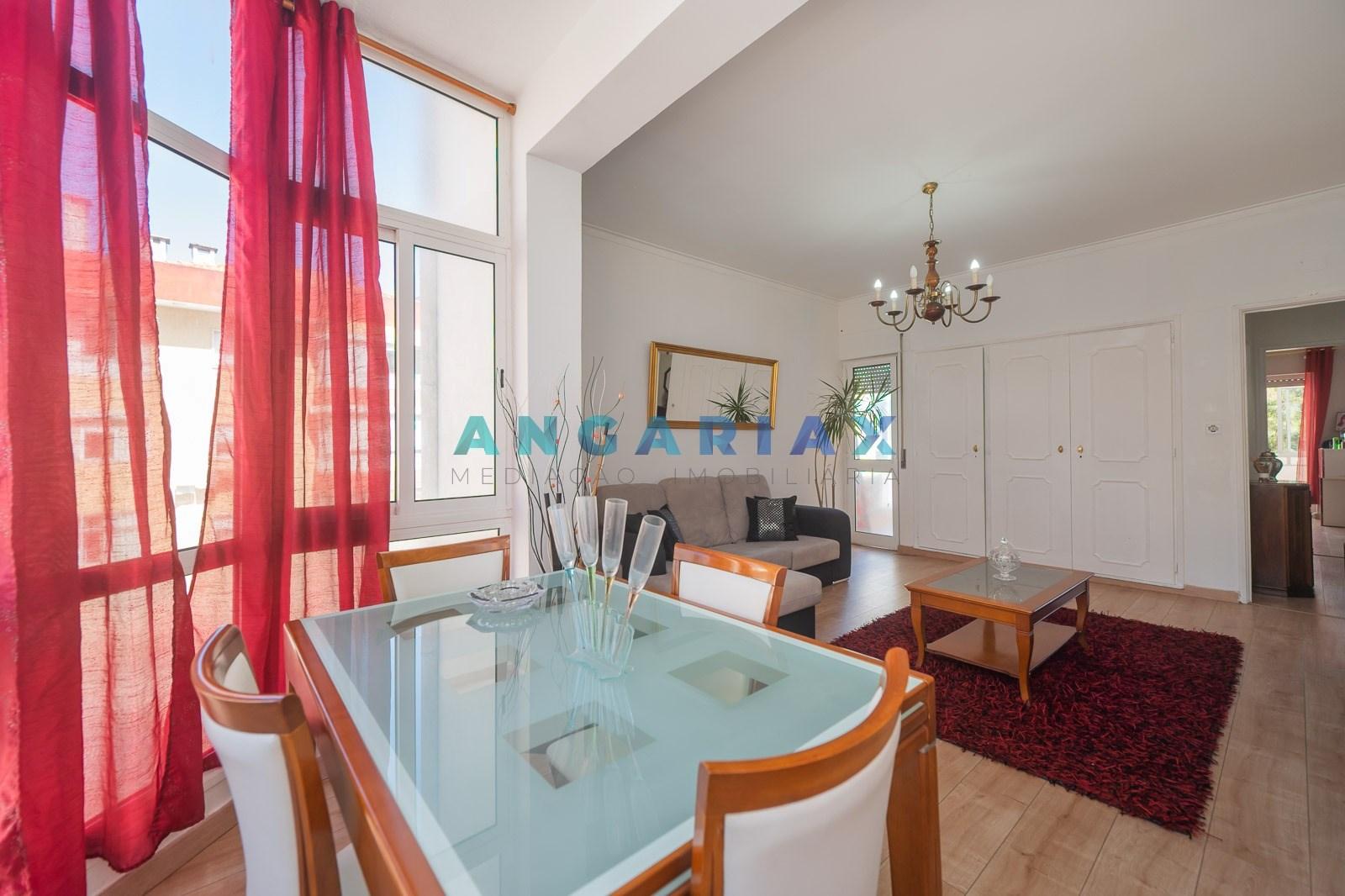 ANG1642 - Apartamento T2 para Venda em Monte Abraão, Lisboa