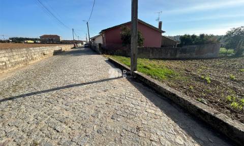 Terreno 3000m² p/ construção - Vilar e Mosteiró