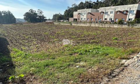 Terreno 3000m² p/ construção - Vilar e Mosteiró