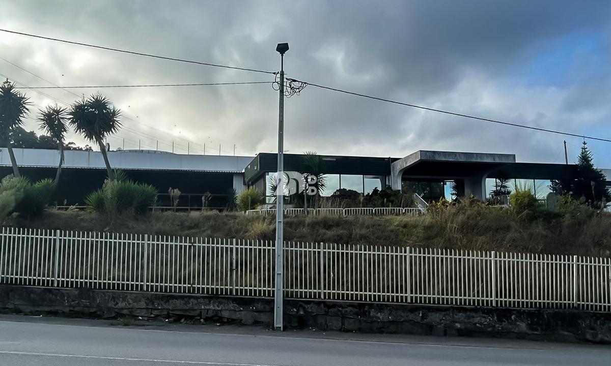 Armazém industrial - Trofa