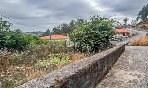 Moradia T3 restauro - Arnoso