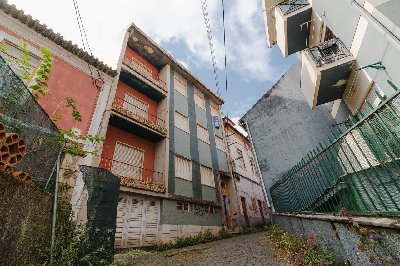 Prédio / 3 Pisos / Investimento /  Centro de Leiria