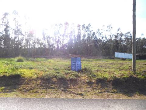 Terreno para construção / 722m2 / Barosa