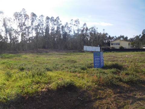 Terreno para construção / 722m2 / Barosa