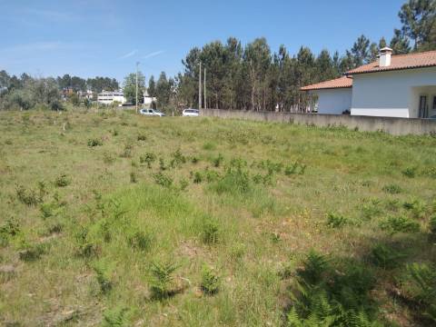 Terreno para construção / 722m2 / Barosa