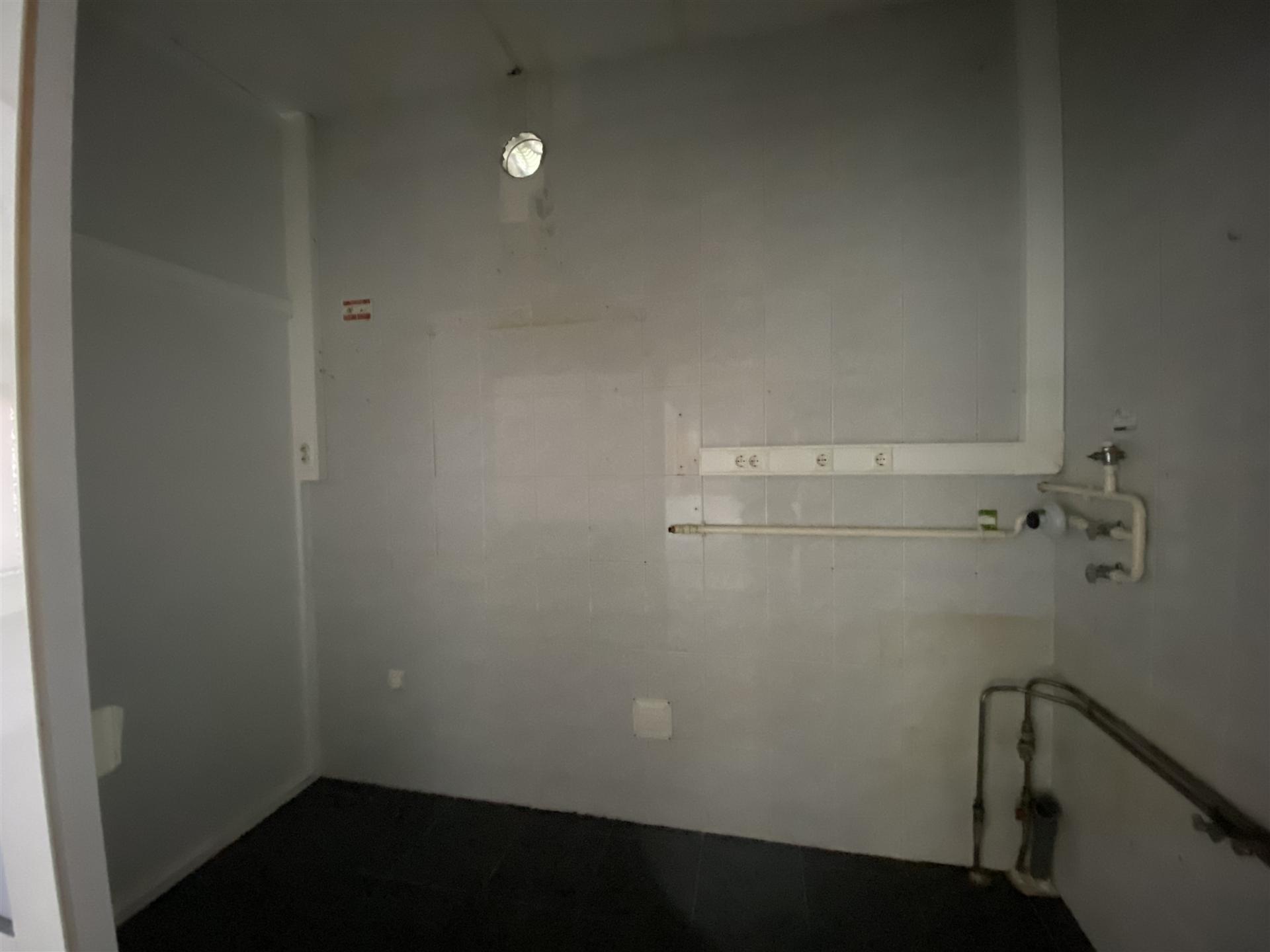 LOJA / Arrecadação / Quinta da Alçada / LEIRIA