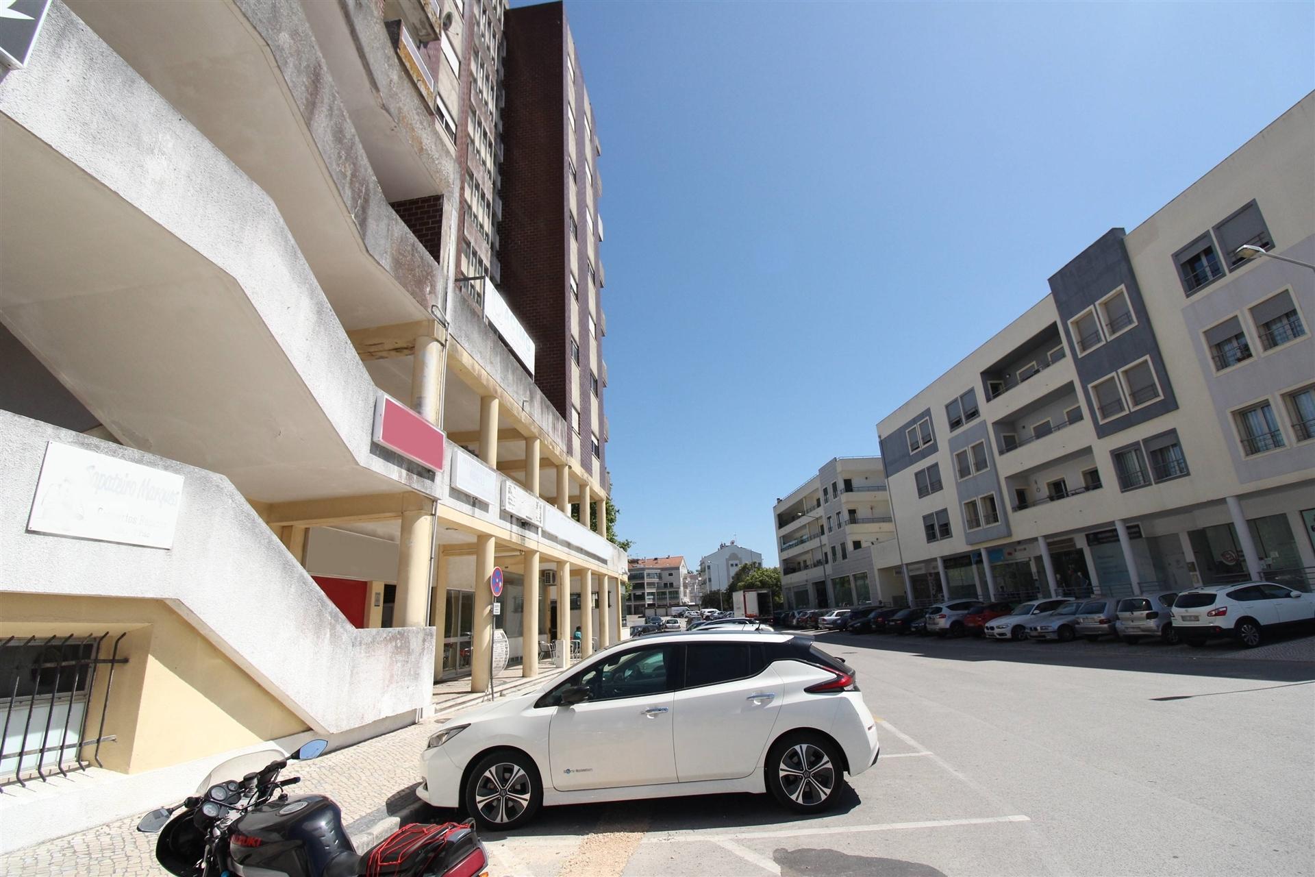 LOJA / Centro da Marinha Grande / Investimento / Leiria