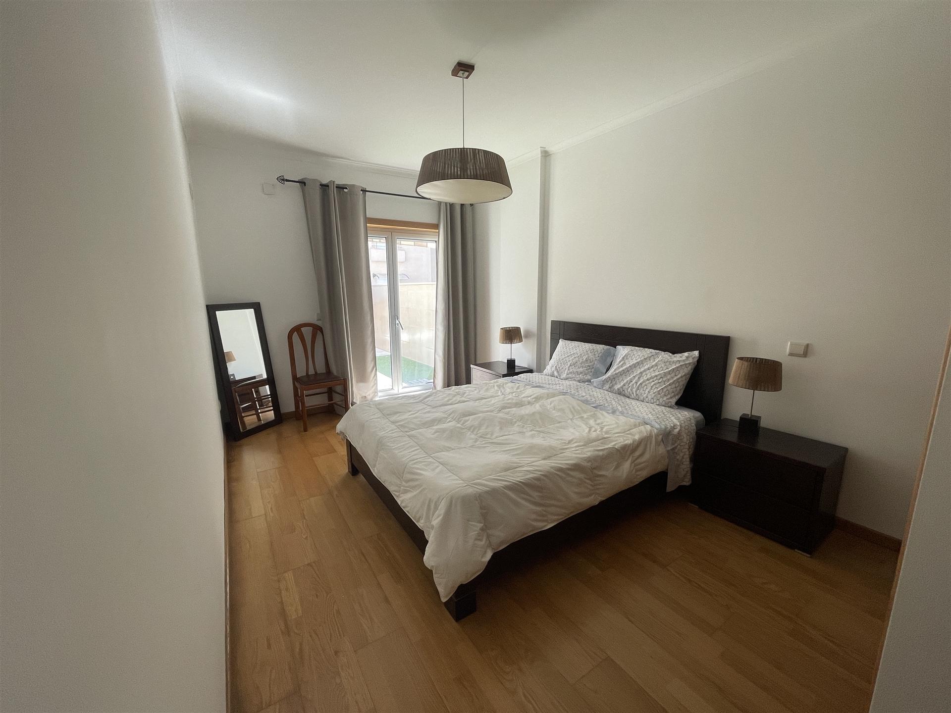 Apartamento T2 + 1 / Garagem  / Terraço / Vista  Mar / Nazaré / Leiria