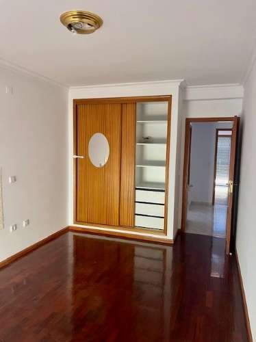 Arrendamento / Apartamento T2 / Casal Galego / Marinha Grande