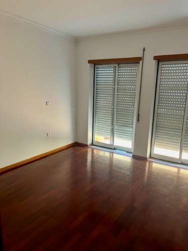 Arrendamento / Apartamento T2 / Casal Galego / Marinha Grande