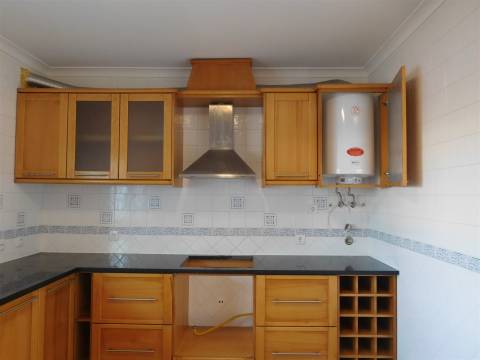 Moradia T3 / Condomínio Fechado / Marinha Grande