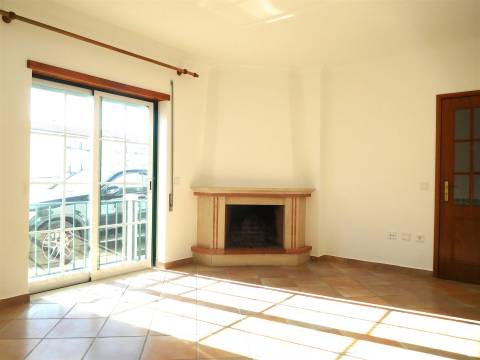 Moradia T3 / Condomínio Fechado / Marinha Grande