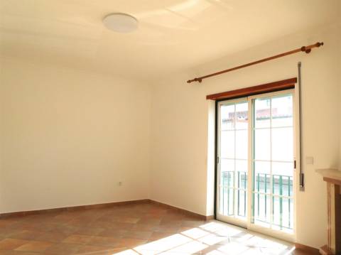 Moradia T3 / Condomínio Fechado / Marinha Grande