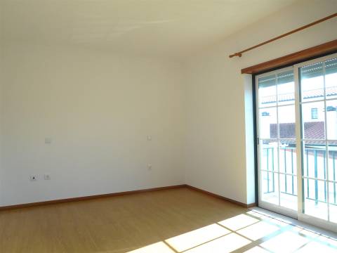 Moradia T3 / Condomínio Fechado / Marinha Grande