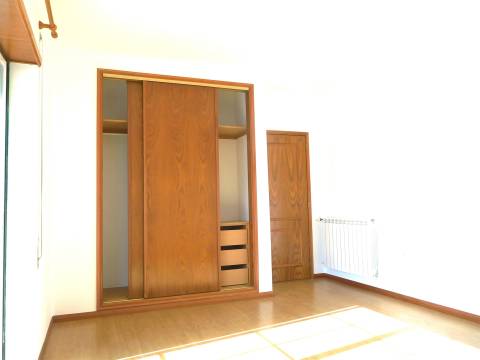 Moradia T3 / Condomínio Fechado / Marinha Grande