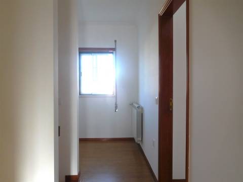 Moradia T3 / Condomínio Fechado / Marinha Grande