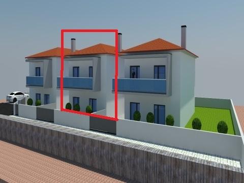 Moradias T3+1 / Garagem / Jardim / Logradouro / Amor / Leiria