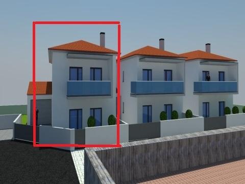 Moradias T3+1 / Garagem / Jardim / Logradouro / Amor / Leiria