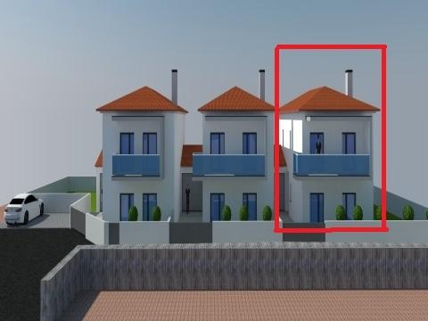 Moradias T3+1 / Garagem / Jardim / Logradouro / Amor / Leiria
