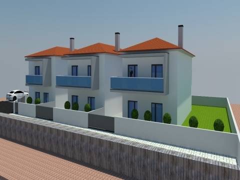 Moradias T3+1 / Garagem / Jardim / Logradouro / Amor / Leiria