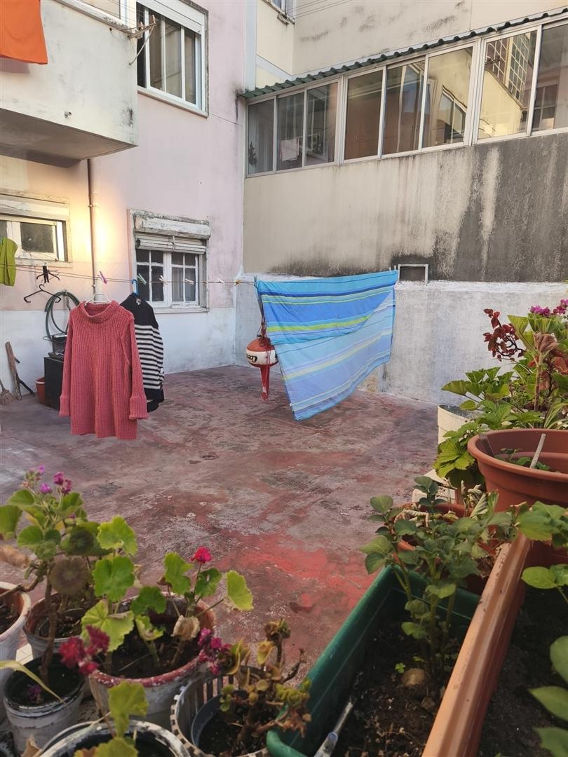 Apartamento T1 / S. Domingos de Benfica / Lisboa