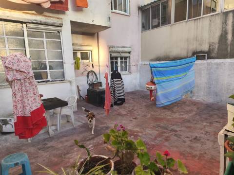 Apartamento T1 / S. Domingos de Benfica / Lisboa